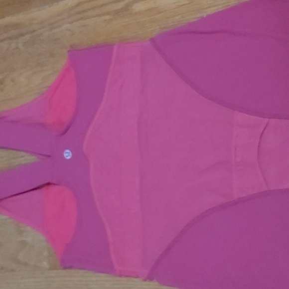 Lululemon pink workout top - Picture 2 of 3